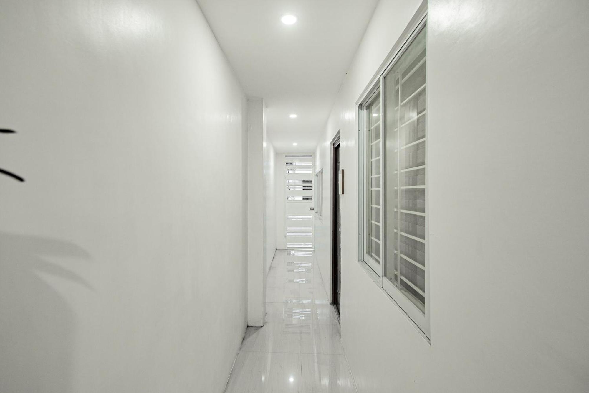 Oyo 605 The Quarters Hotell Manila Eksteriør bilde